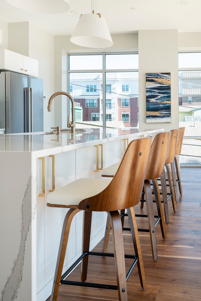 Building Photo - 50 India St