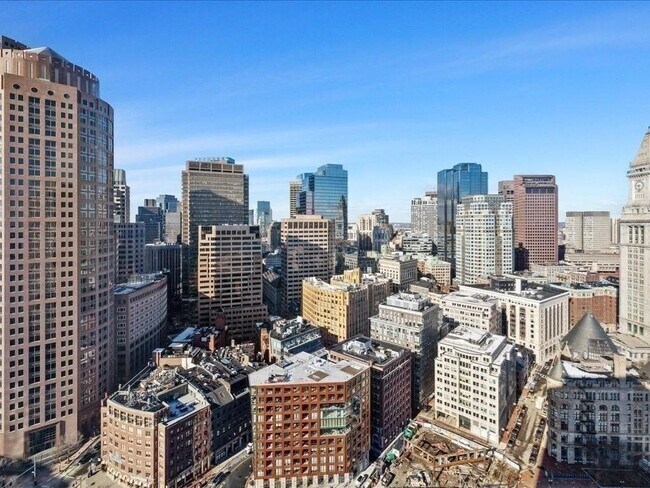 Building Photo - 65 E India Row