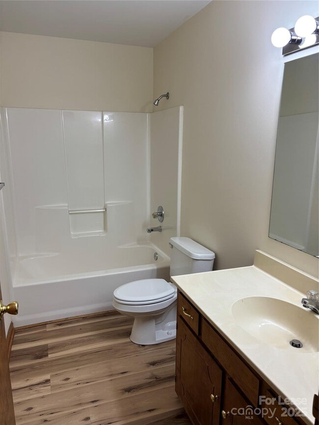 Building Photo - 135 Hillcrest Dr