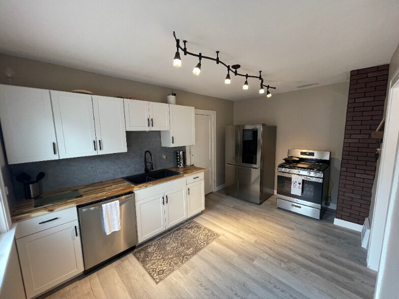 Building Photo - 3331 Grantwood Dr