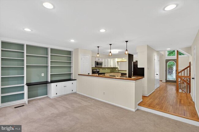 Building Photo - 12564 Garland Tree Ct