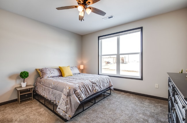 Building Photo - 1619 Doman Dr