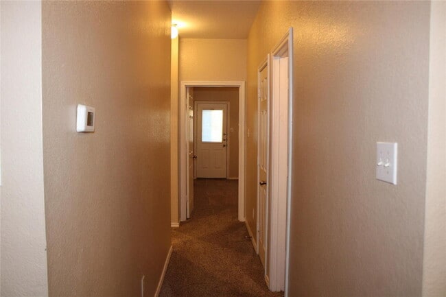 Building Photo - 1249 Redman Ave