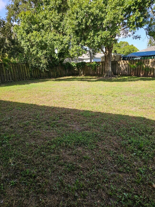 Building Photo - 6107 Hickory Dr