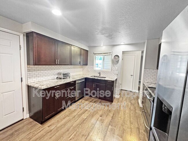Building Photo - 5603 Centerbrook Dr