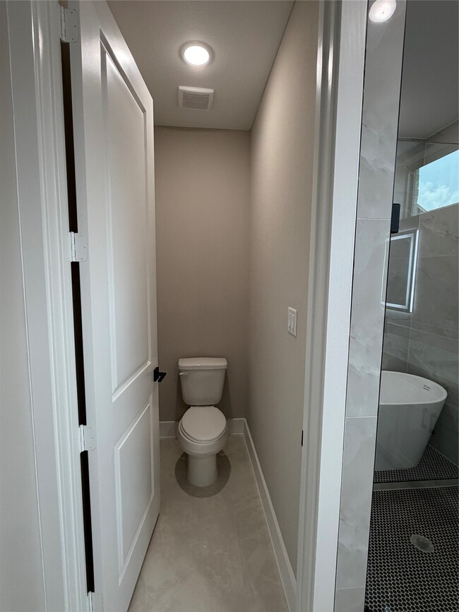 Building Photo - 2619 Piemonte Ave