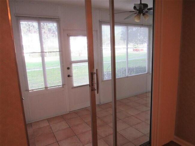 Building Photo - 2804 Victoria Way