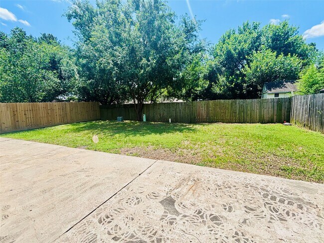 Building Photo - 7815 Log Hollow Dr