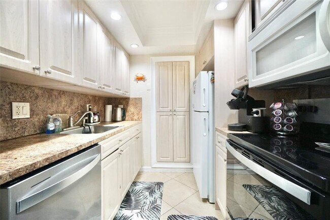 Building Photo - 111 Briny Ave