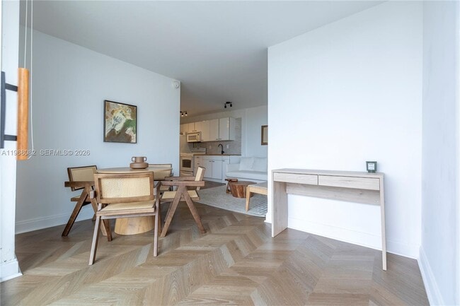 Building Photo - 1255 Collins Ave