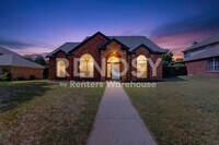 Building Photo - Refreshed Allen Home MOVE IN READY