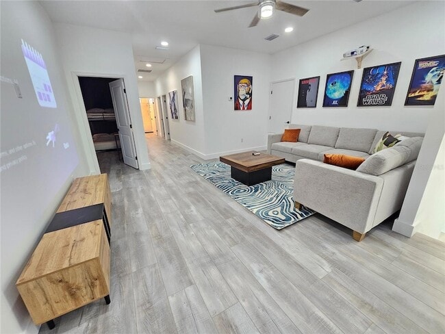 Building Photo - 2075 Jewell Ave