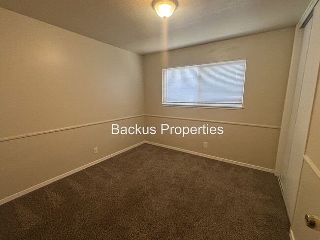 Building Photo - 476 Belmont Dr