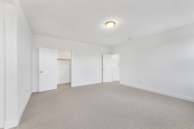 Building Photo - Panoramic views of the valley with a modern updated home!