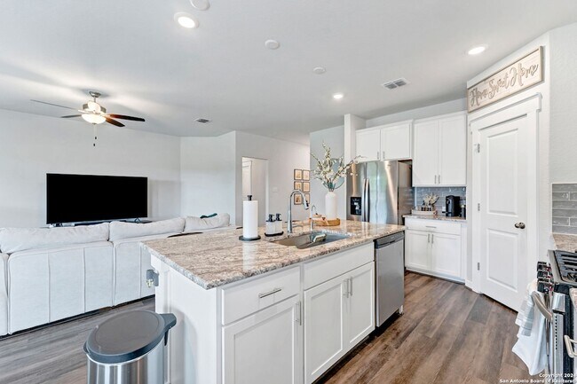 Building Photo - 4323 W Vasquez Cir