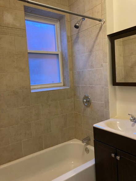 Building Photo - 338 Tudor Ct