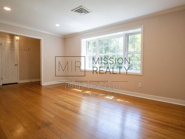 Building Photo - 325 Fairwood Dr