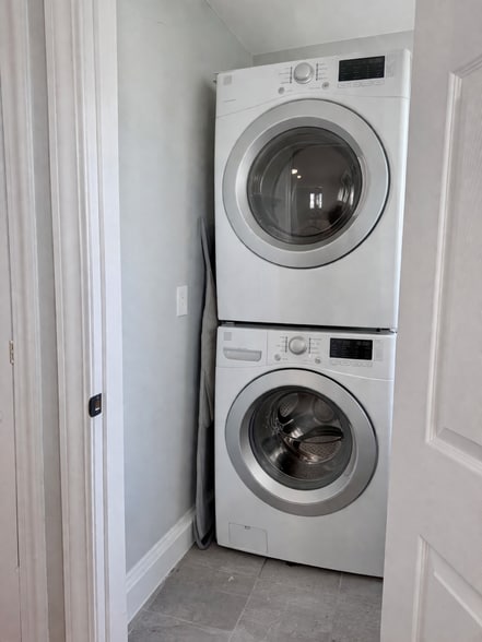 Building Photo - 76 Prospect St