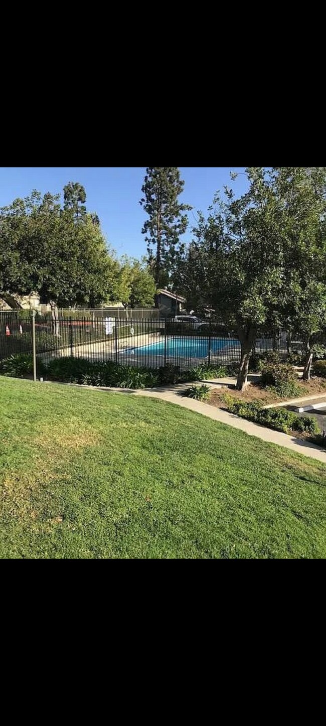 Building Photo - 486 Serento Cir