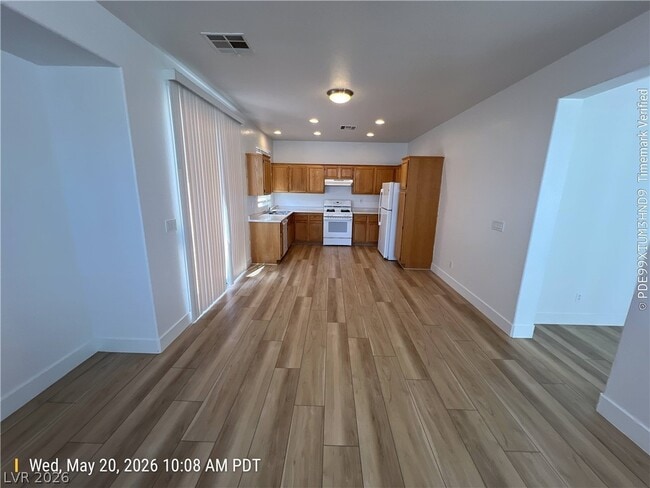Building Photo - 8027 Sapphire Cove Ave
