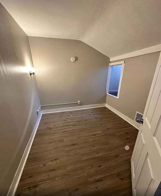 Building Photo - 1-3 McConnel Avenue