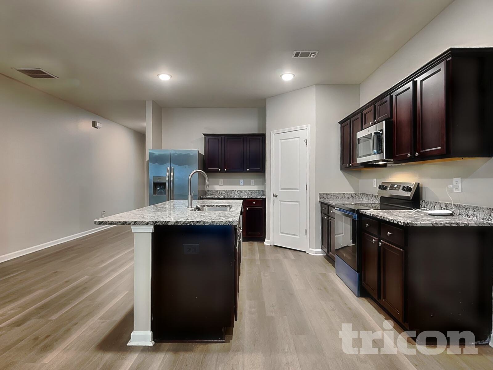 Building Photo - 2137 Hudson Dr