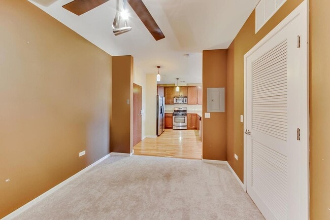 Building Photo - 6436 Roosevelt Rd