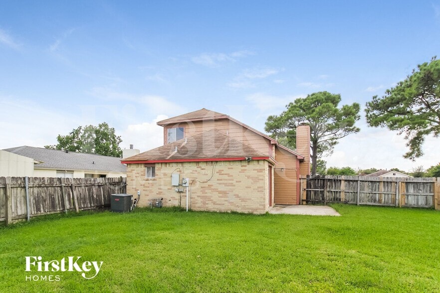 Building Photo - 5406 Carousel Cir