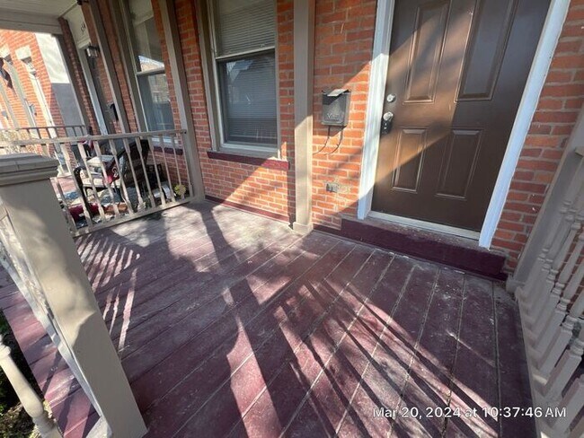 Building Photo - Harrison West 2 BR 1 BA