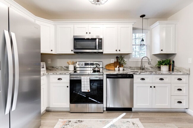 Building Photo - 15909 Dockside Ct