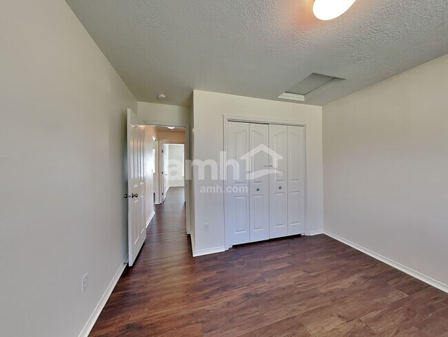 Building Photo - 11324 W Blake Dr