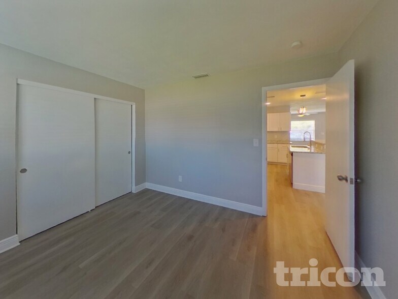 Building Photo - 201 85th Ave N