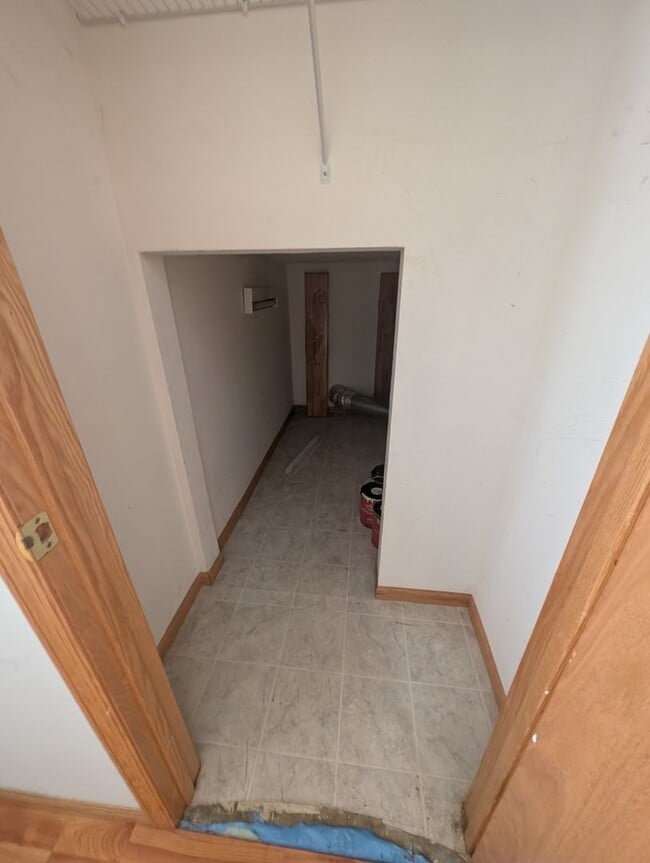 Building Photo - Updated 3BR Townhome in Eagan – Close to S...