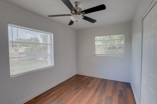 Building Photo - 801 Egan Dr