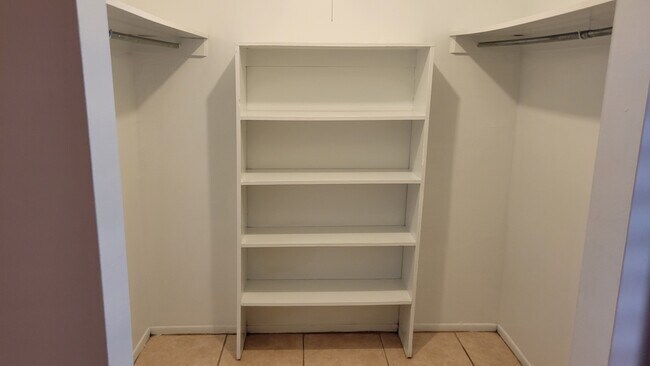 Building Photo - 8628 Tahoe Ct
