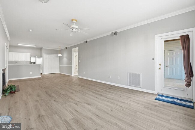 Building Photo - 9212 Azure Ct