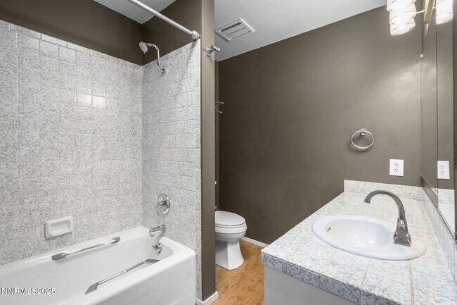 Building Photo - 3447 Skyline Blvd