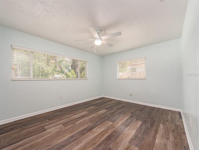 Building Photo - 1549 Linwood Dr