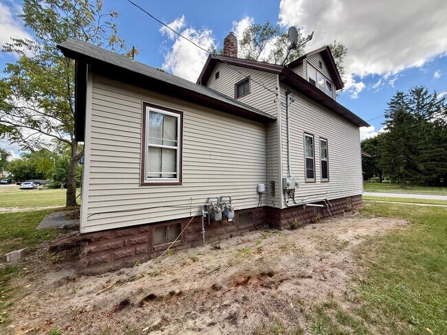 Building Photo - 280 Mason Ave