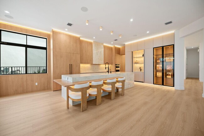 Building Photo - 5735 SW 104th Terrace