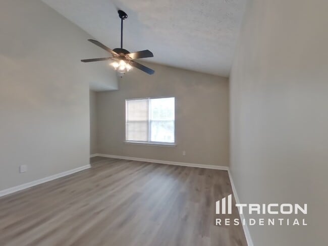 Building Photo - 134 Oak Grove Pl