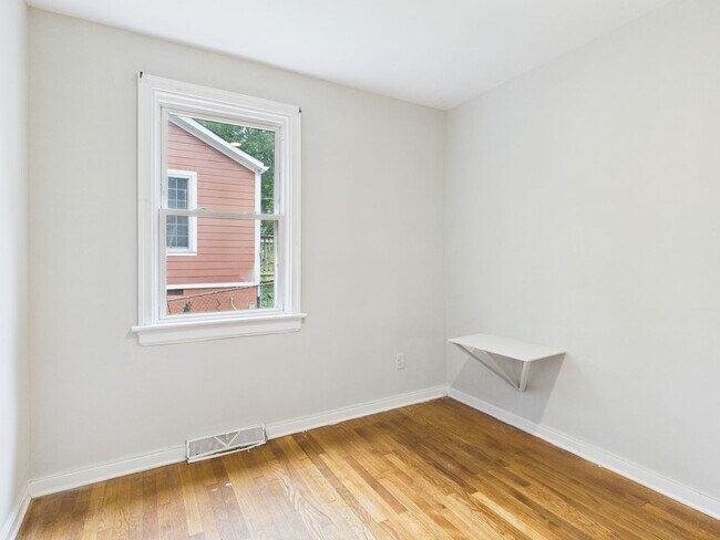 Building Photo - 4707 Castlewood Rd