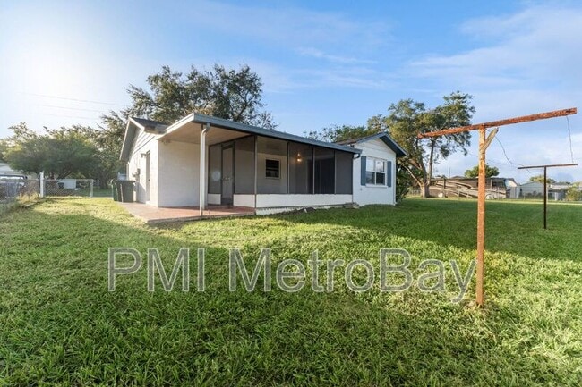 Building Photo - 7250 Applegate Dr