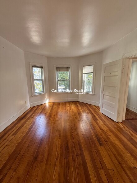 Building Photo - 42 Holyoke Rd