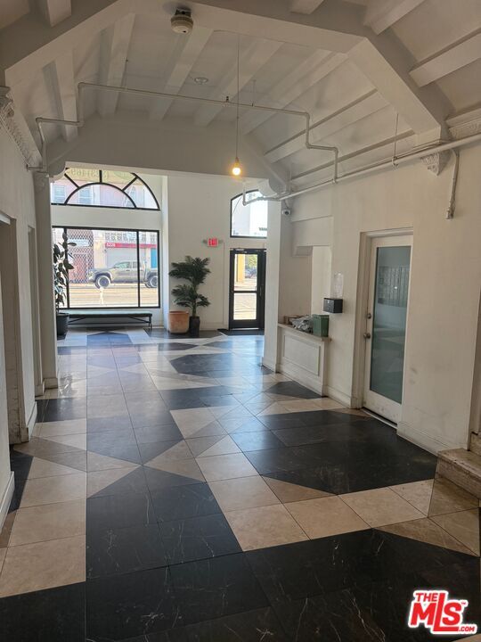 Building Photo - 5217 Hollywood Blvd