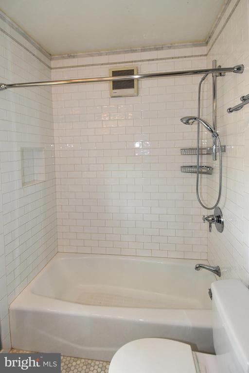 Building Photo - 1531 Patrick Henry Dr