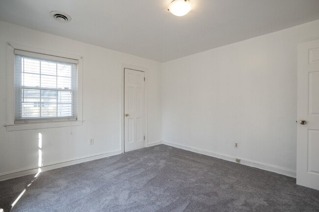 Building Photo - 7709 Ravine Dr