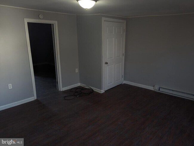 Building Photo - 545 Park Pl