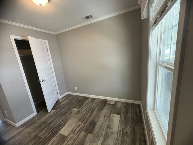 Building Photo - 483 Autumn Trail