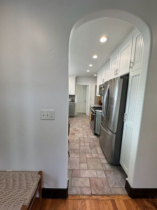 Building Photo - 3076 Melbourne St